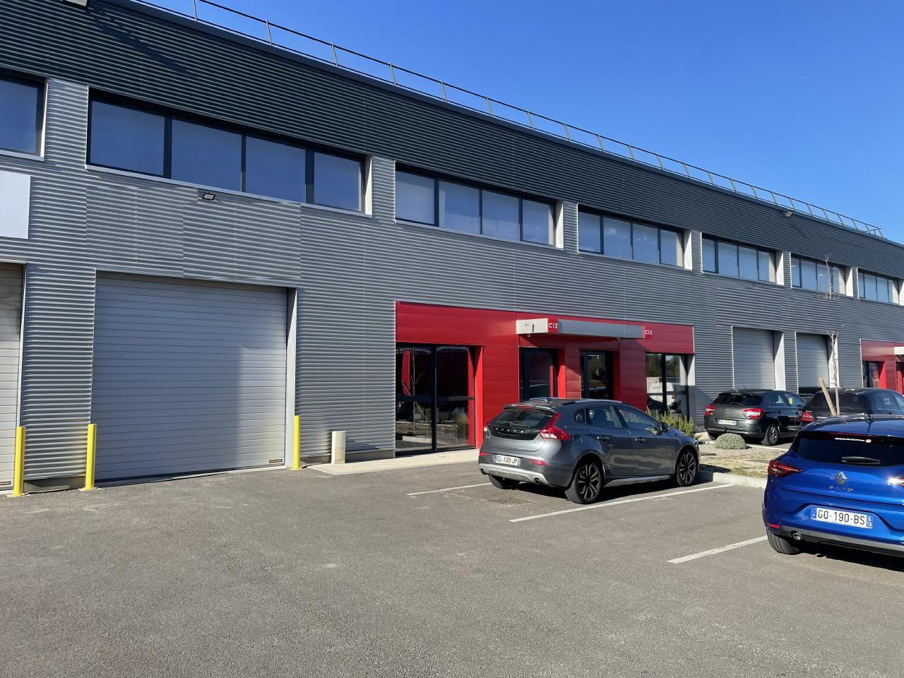 Local d'activité Gignac-la-Nerthe 348m² Location local d'activité Gignac-la-Nerthe Bouches-du-Rhône OLACT2530393 1